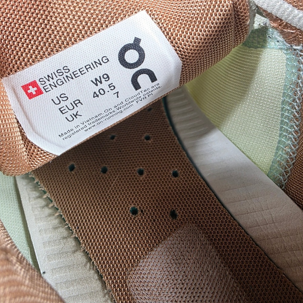 On Running Cloudtec Swiss Engineering Women's Run… - image 8